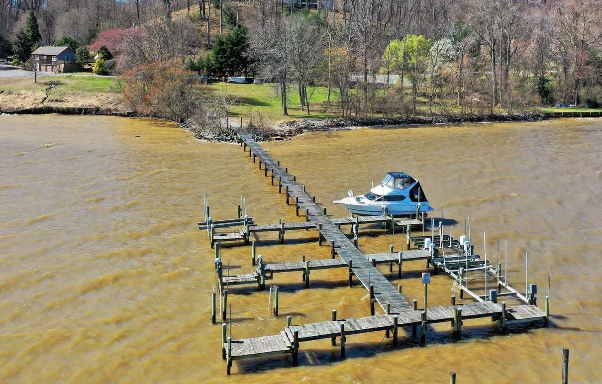 waterfront home for sale by owner marlborough point, stafford va 22554